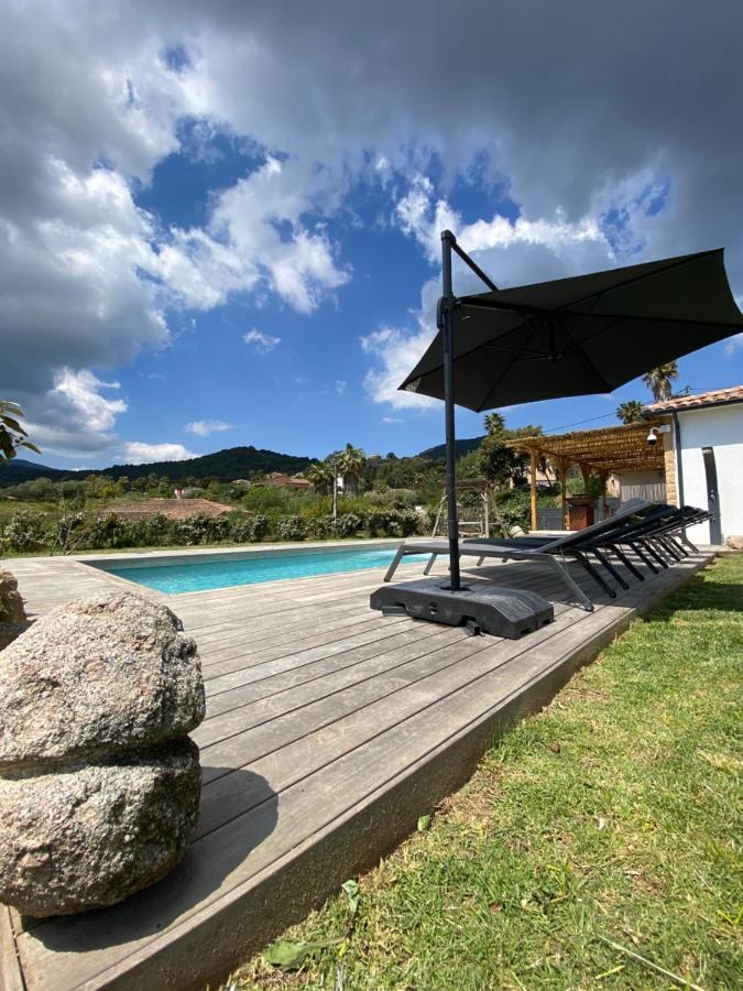 Villa de charme avec piscine à Ajaccio Alata Extérieur photo